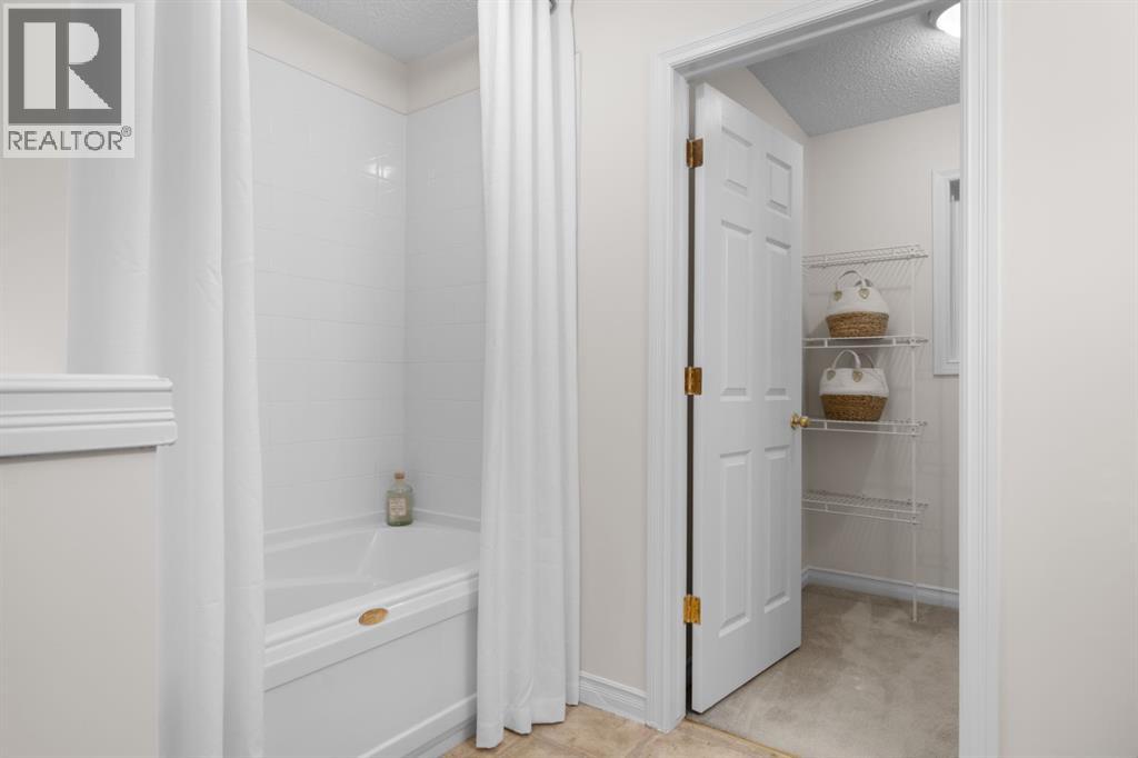 89 Crystalridge Close, Okotoks, Alberta  T1S 1W5 - Photo 18 - A2271460