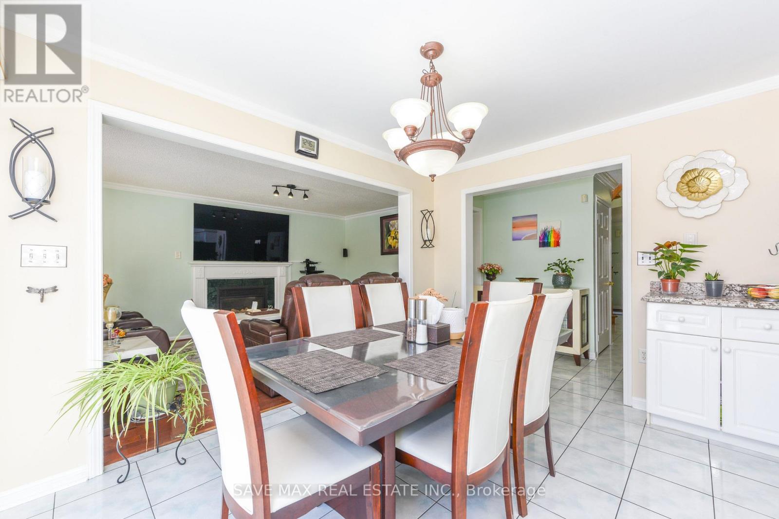 186 Mountainberry Road, Brampton, Ontario L6R 2L2 - Photo 10 - W12632984