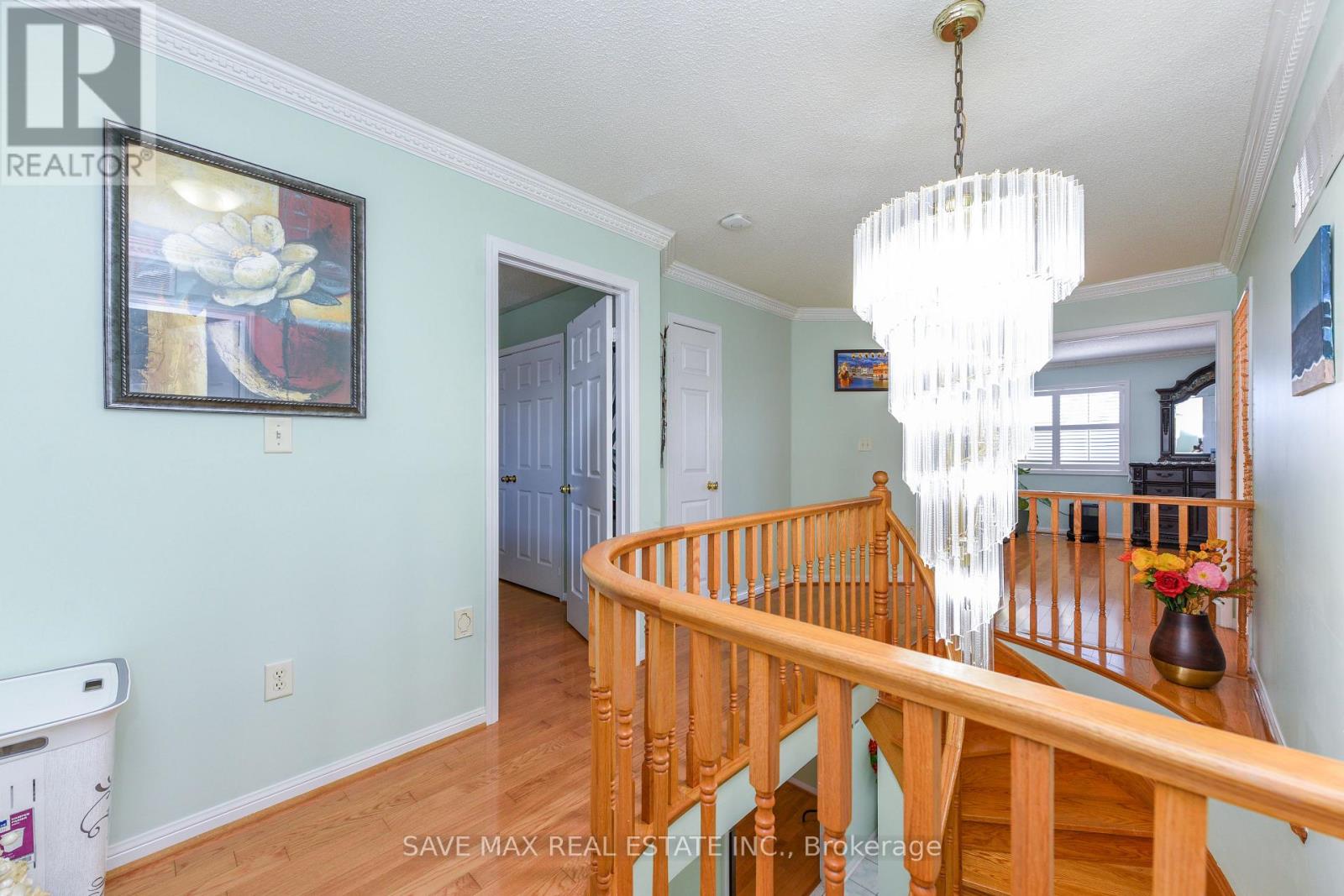 186 Mountainberry Road, Brampton, Ontario L6R 2L2 - Photo 13 - W12632984