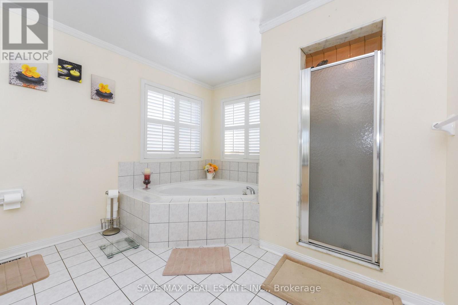 186 Mountainberry Road, Brampton, Ontario L6R 2L2 - Photo 14 - W12632984