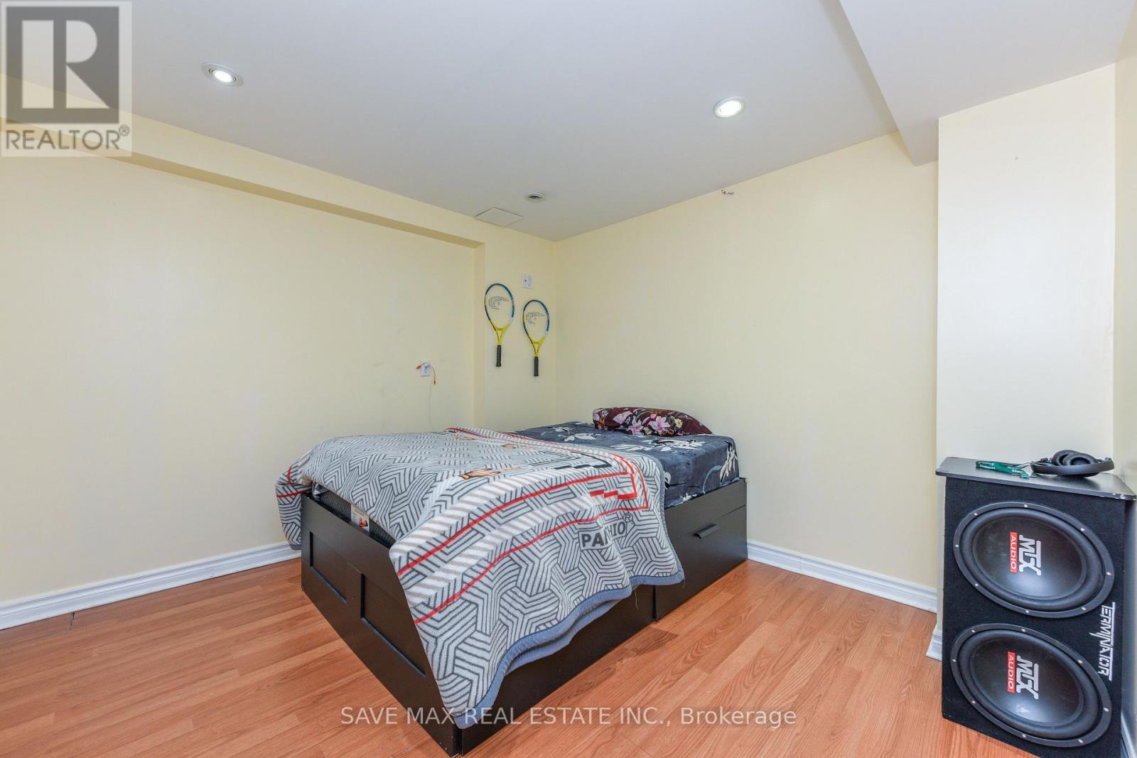 186 Mountainberry Road, Brampton, Ontario L6R 2L2 - Photo 19 - W12632984