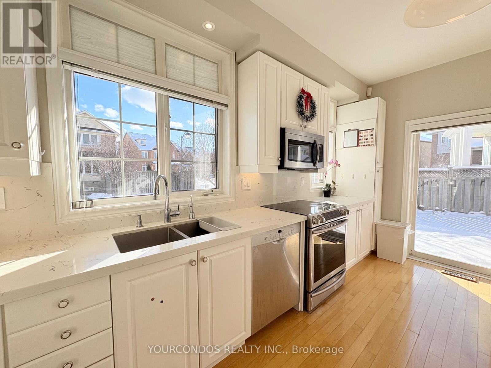 66 Crawford Street, Markham, Ontario  L6C 2M3 - Photo 17 - N12603462