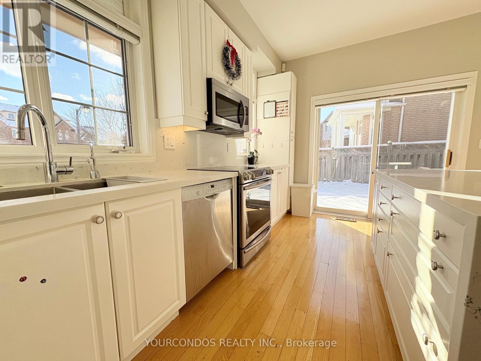 66 Crawford Street, Markham, Ontario  L6C 2M3 - Photo 18 - N12603462