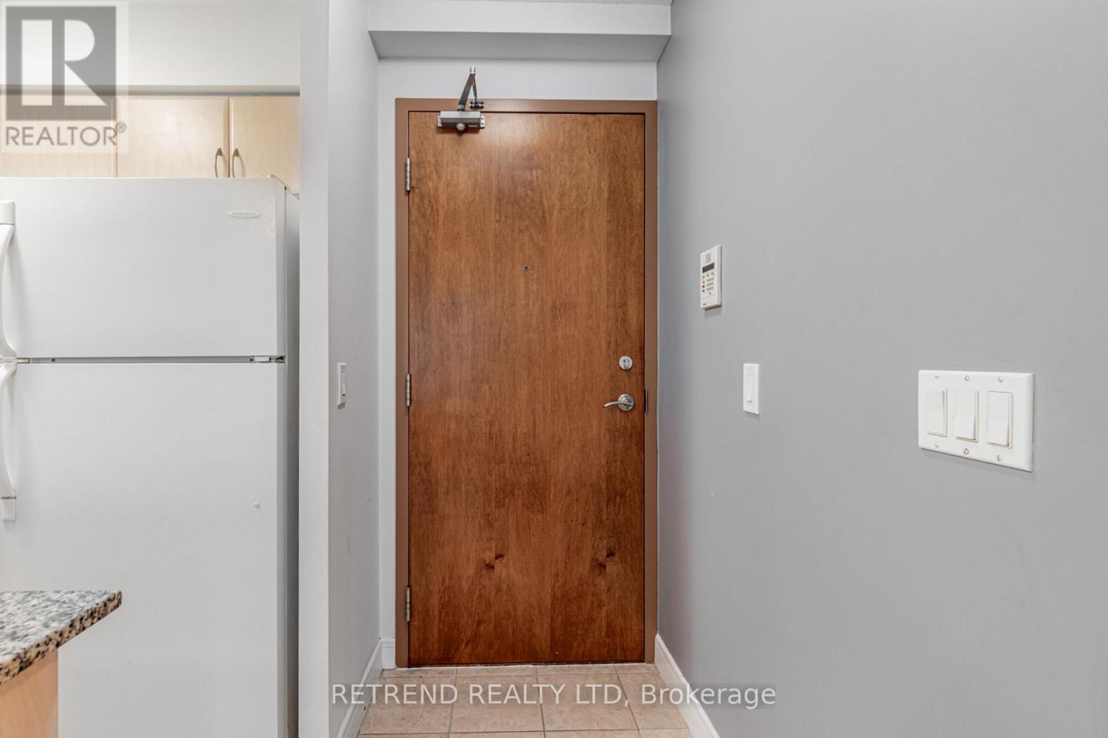 909 - 35 Bales Avenue, Toronto, Ontario  M2N 6K8 - Photo 3 - C12632990