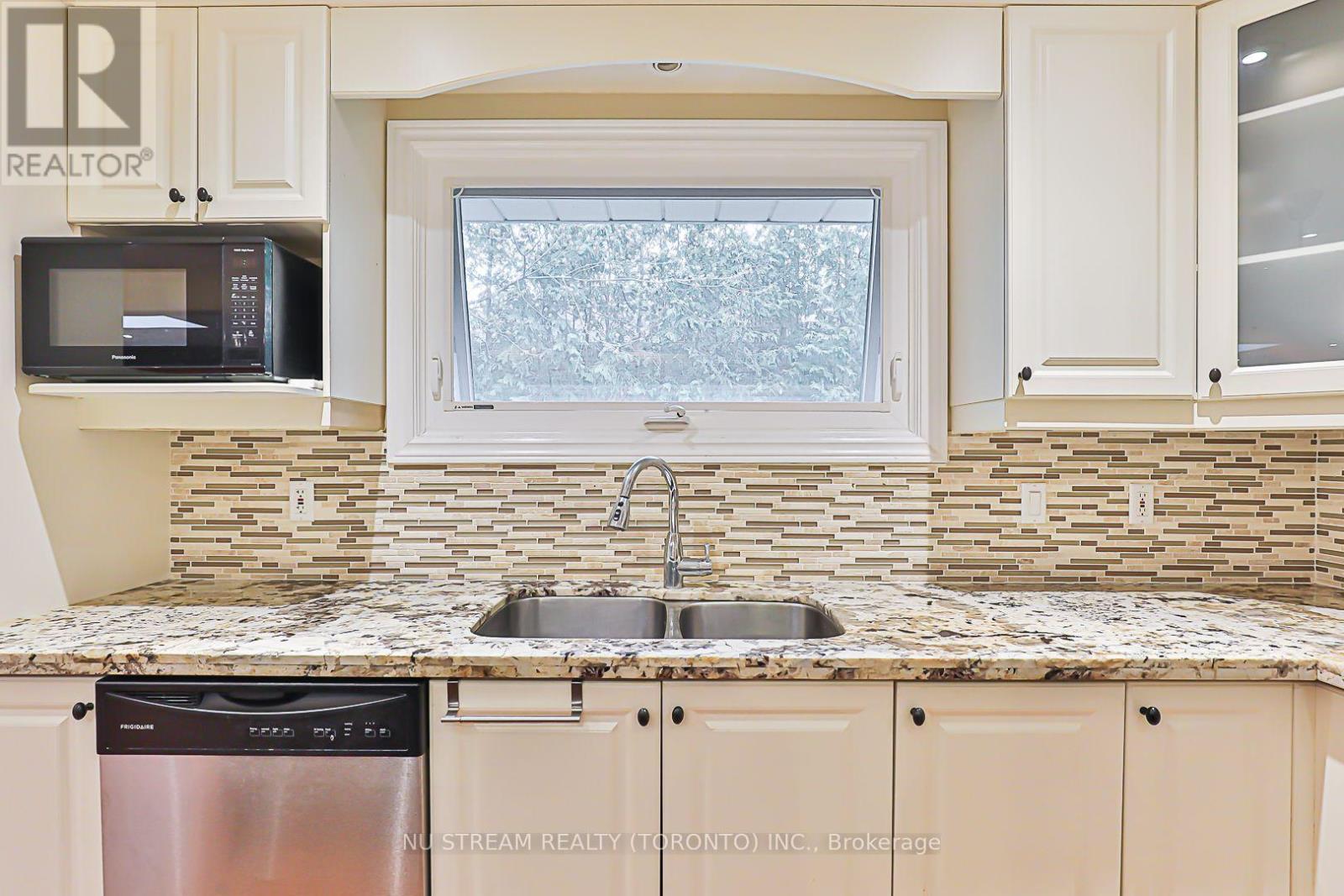 68 Proctor Avenue, Markham, Ontario  L3T 1M5 - Photo 11 - N12632998