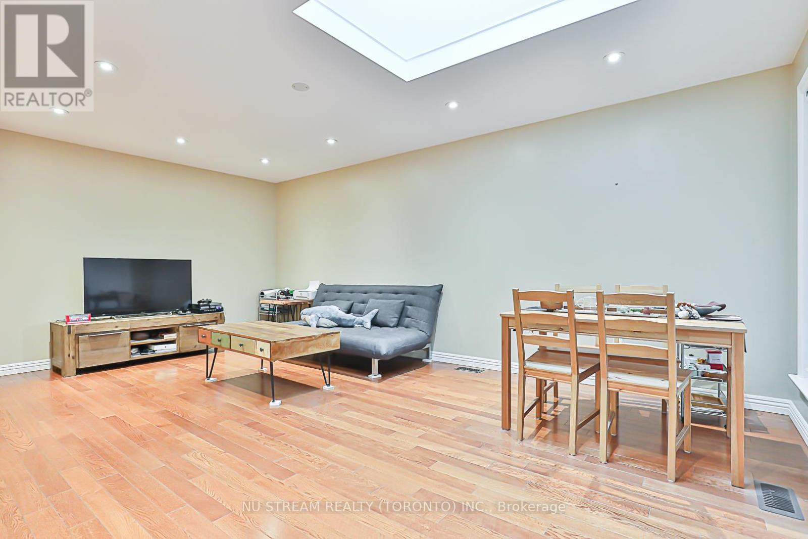 68 Proctor Avenue, Markham, Ontario  L3T 1M5 - Photo 5 - N12632998