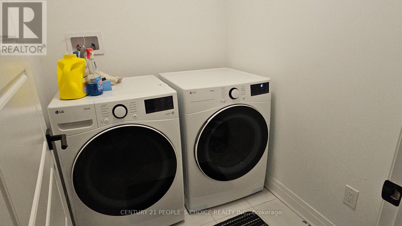 Upper - 18 Hammermeister Street, Kitchener, Ontario  N2R 0T2 - Photo 17 - X12632996