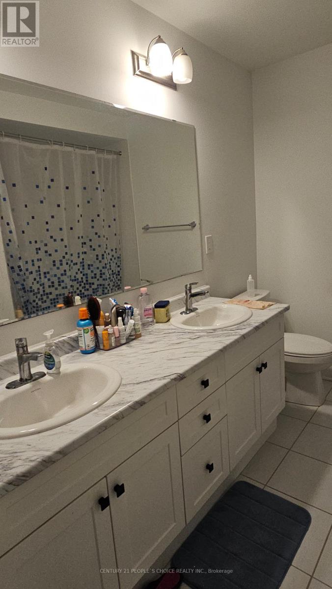 Upper - 18 Hammermeister Street, Kitchener, Ontario  N2R 0T2 - Photo 22 - X12632996