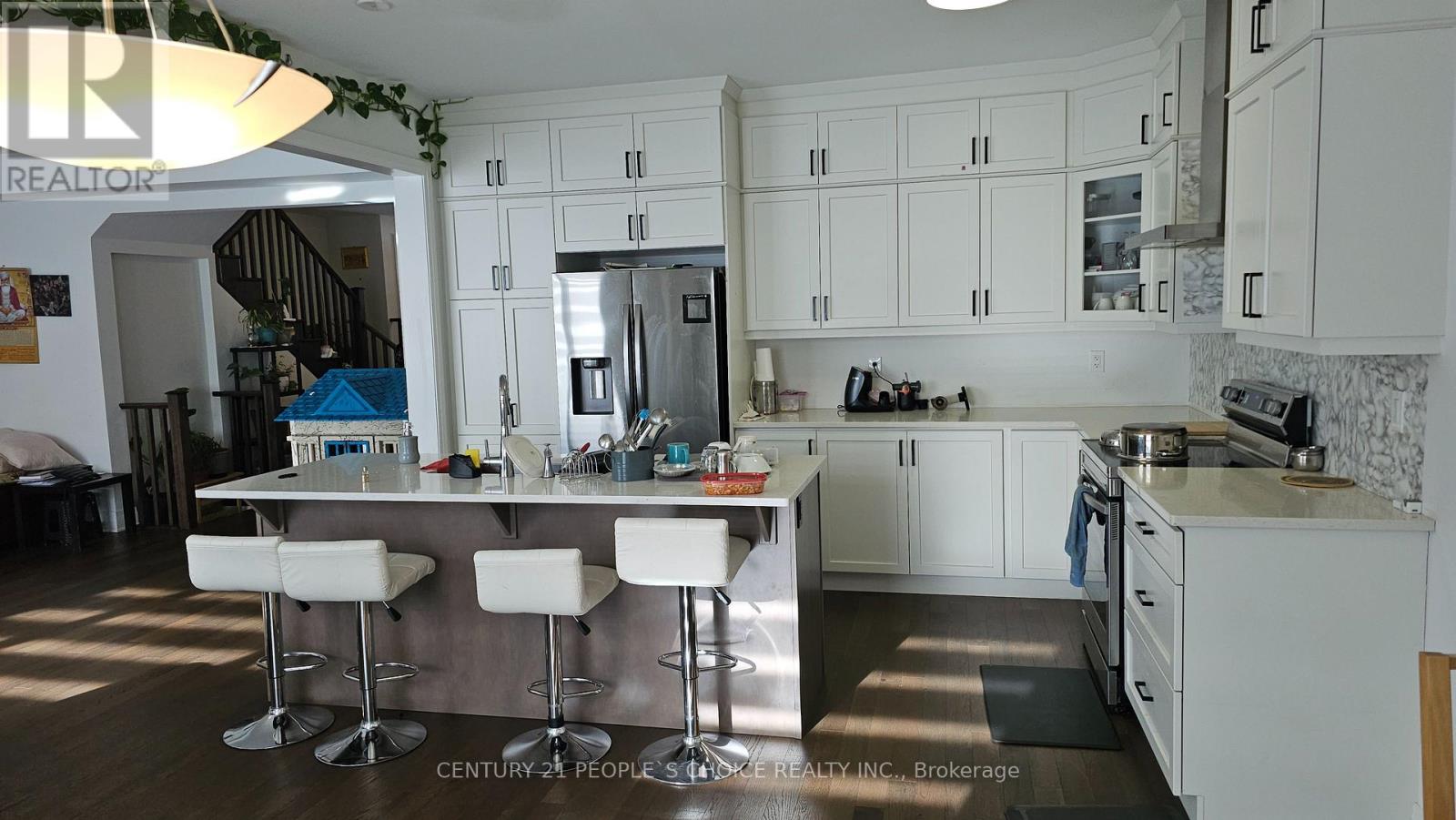 Upper - 18 Hammermeister Street, Kitchener, Ontario  N2R 0T2 - Photo 5 - X12632996