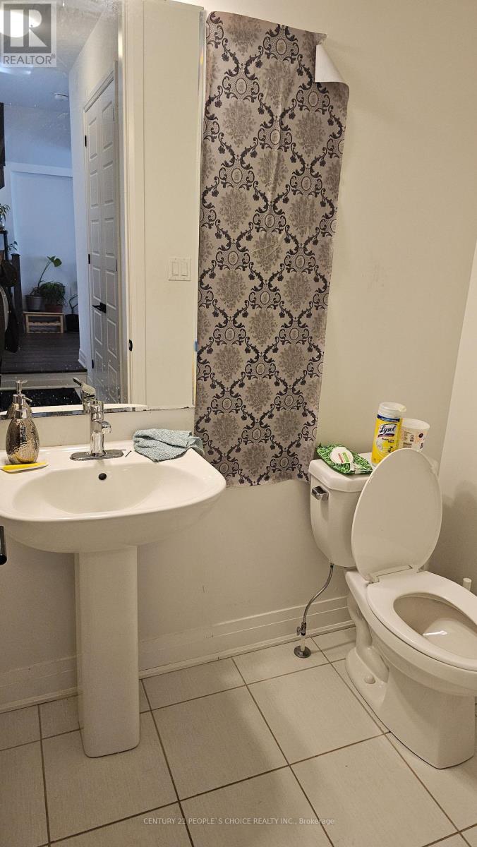 Upper - 18 Hammermeister Street, Kitchener, Ontario  N2R 0T2 - Photo 8 - X12632996