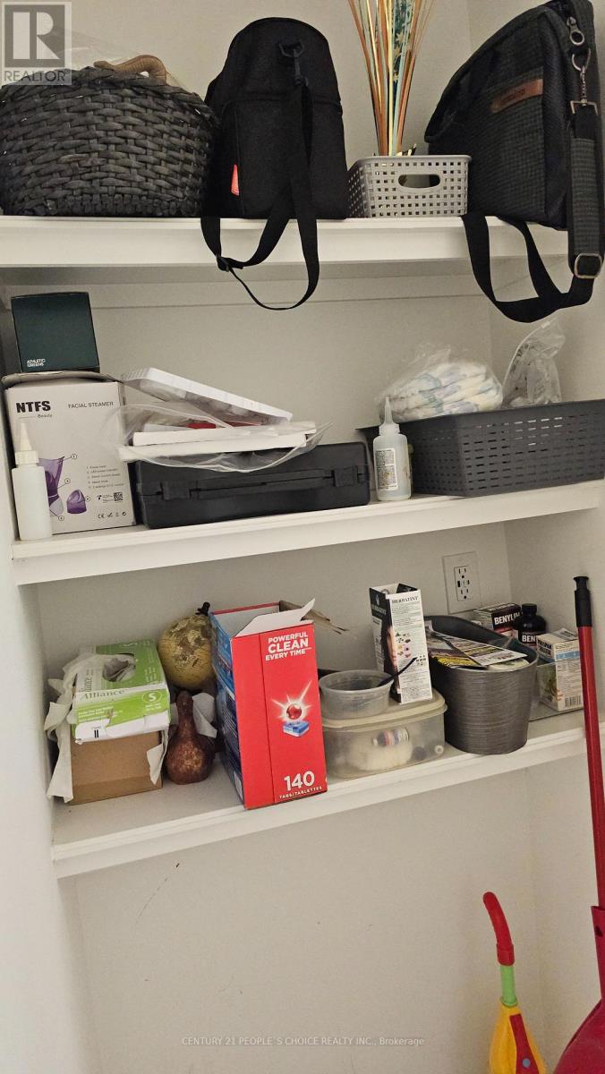 Upper - 18 Hammermeister Street, Kitchener, Ontario  N2R 0T2 - Photo 9 - X12632996