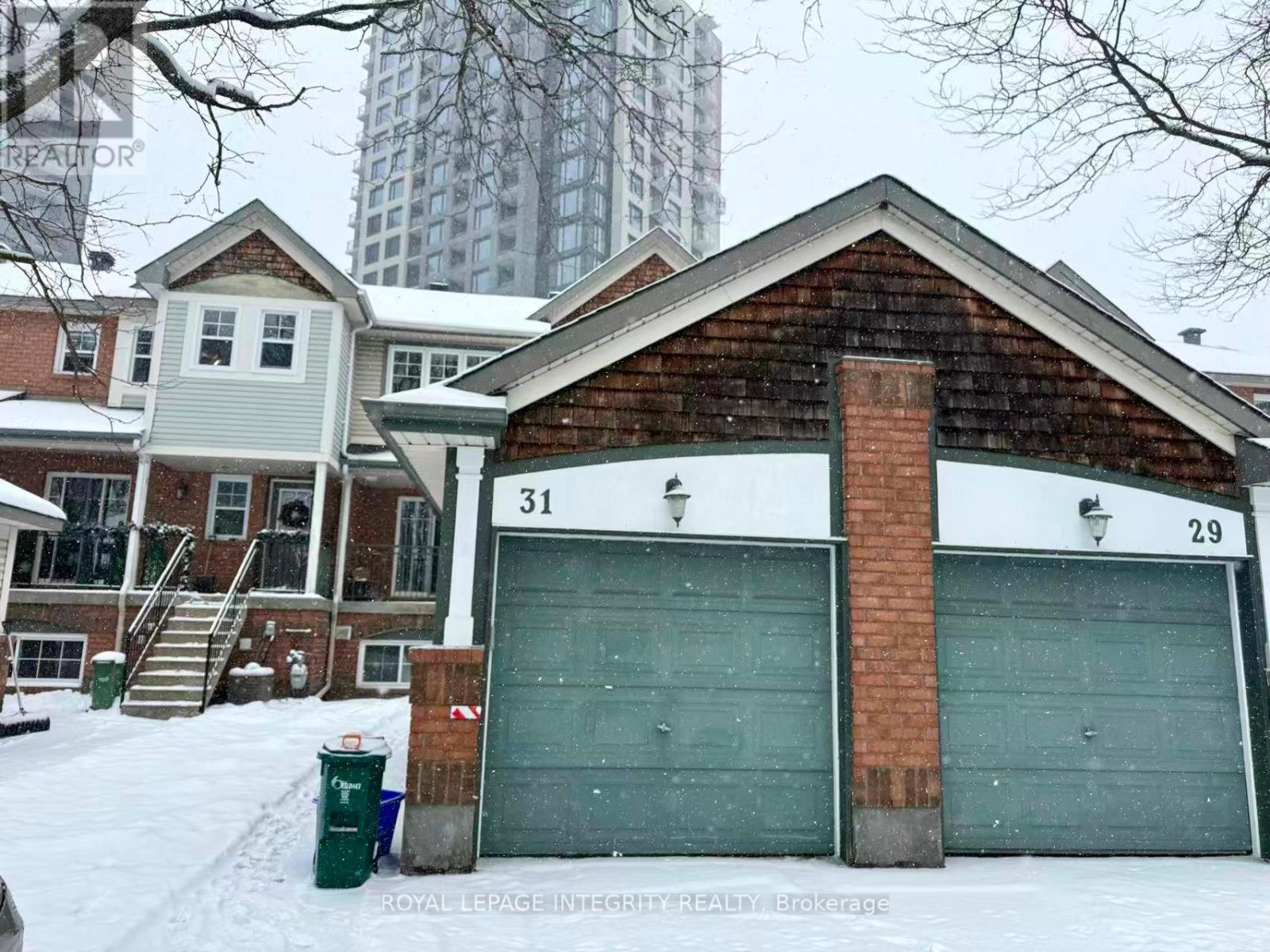 31 THORNBURY CRESCENT, Ottawa, Ontario