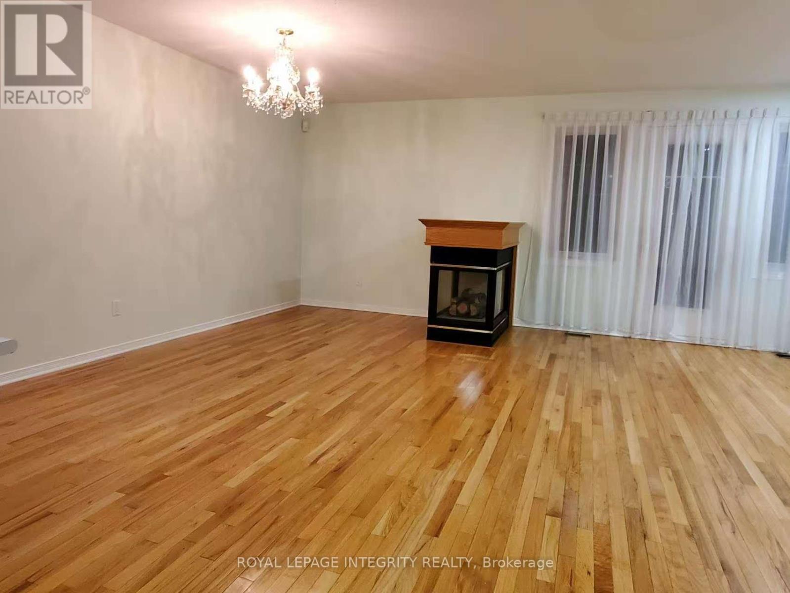 31 Thornbury Crescent, Ottawa, Ontario  K2G 6C6 - Photo 3 - X12633012