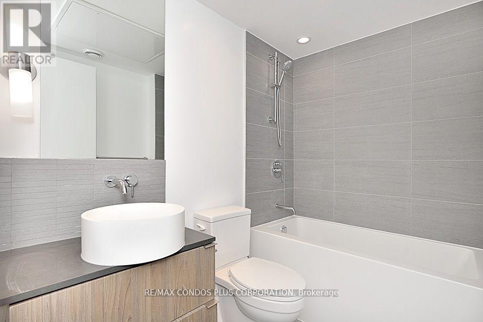 2202 - 161 Roehampton Avenue, Toronto, Ontario  M4P 0C8 - Photo 11 - C12633008