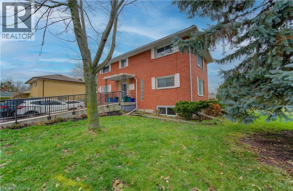 27 Margaret Avenue N, Waterloo, Ontario  N2J 3P2 - Photo 3 - 40793236