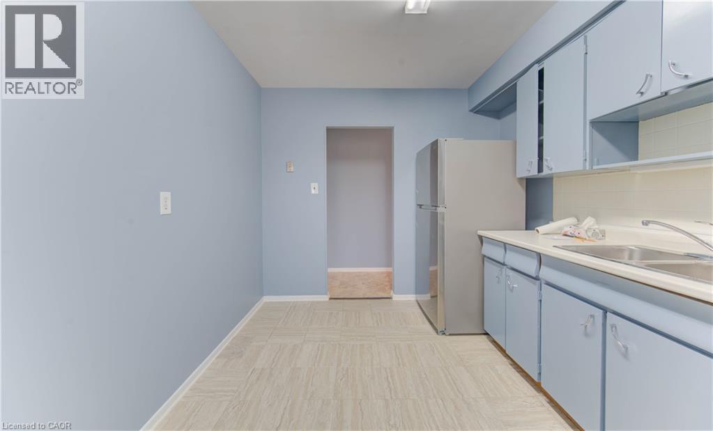 27 Margaret Avenue N, Waterloo, Ontario  N2J 3P2 - Photo 8 - 40793236