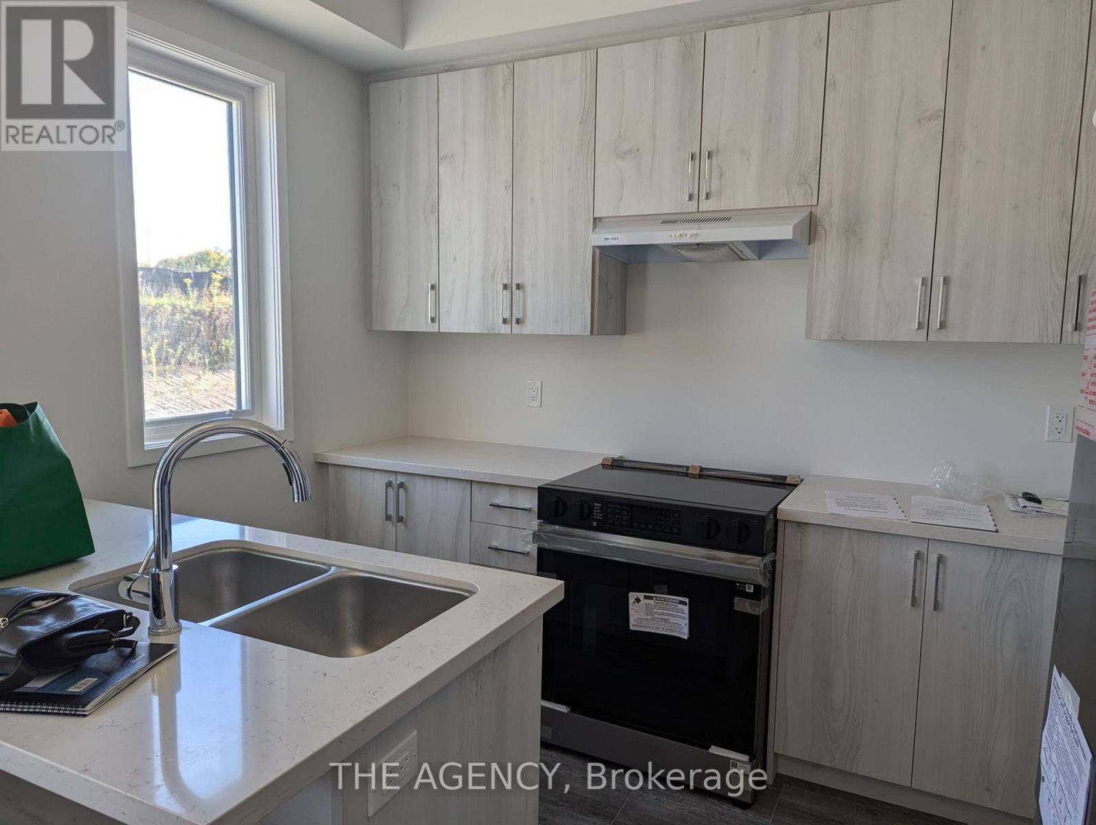 2036 Horace Duncan Crescent, Oshawa, Ontario  L1L 0W4 - Photo 12 - E12633000