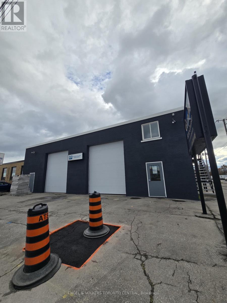 31 Comstock Road, Toronto, Ontario  M1L 2G6 - Photo 2 - E12633010