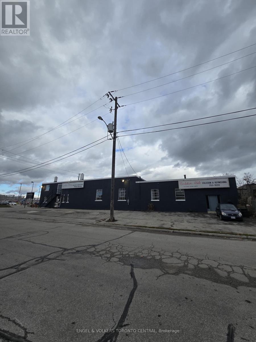 31 Comstock Road, Toronto, Ontario  M1L 2G6 - Photo 3 - E12633010