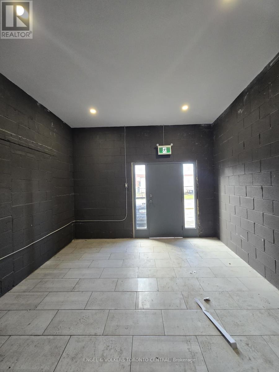 31 Comstock Road, Toronto, Ontario  M1L 2G6 - Photo 6 - E12633010