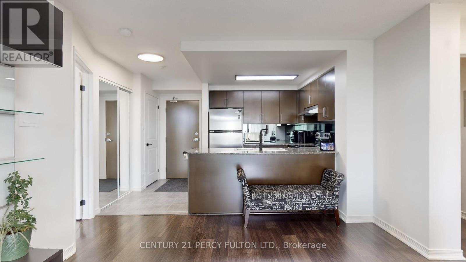 1612 - 9 George Street N, Brampton, Ontario L6X 0T6 - Photo 8 - W12633016