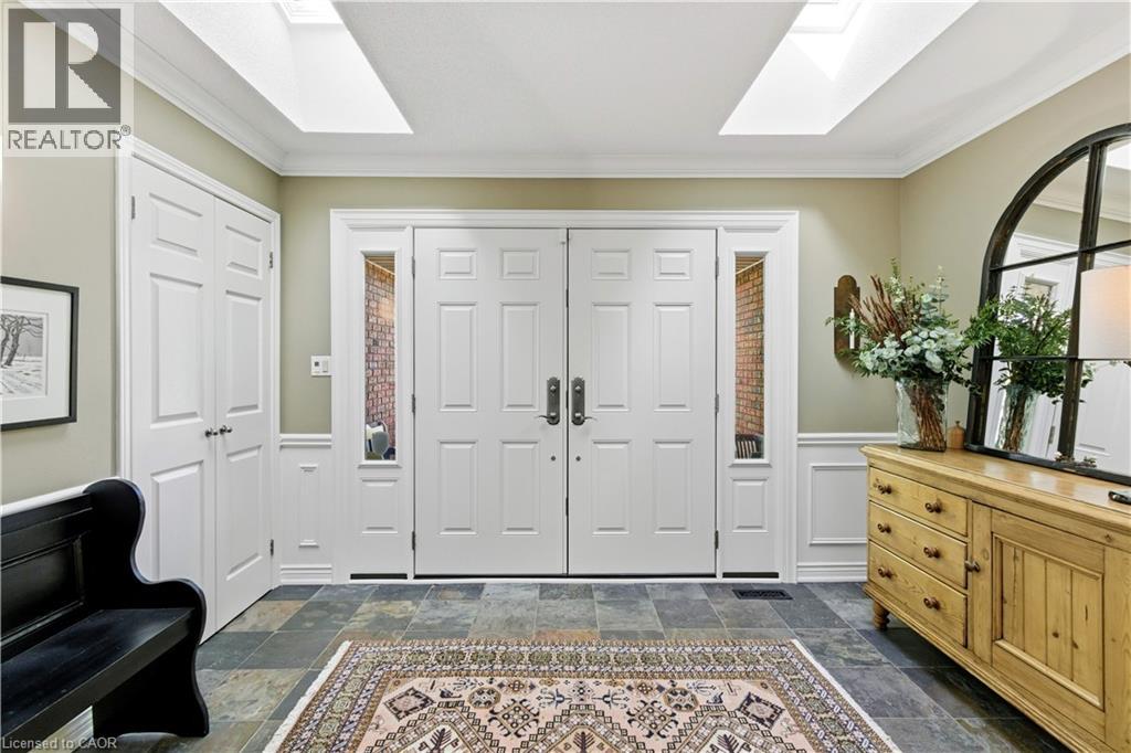 9 Mays Crescent, Waterdown, Ontario  L8B 0G4 - Photo 2 - 40778604