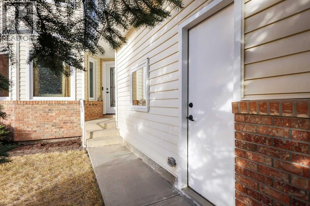 188 Christie Park Hill Sw, Calgary, Alberta  T3H 2V5 - Photo 2 - A2269886