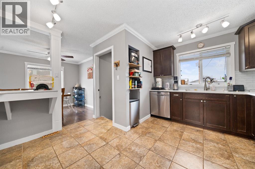 711 Main Street S, Redcliff, Alberta T0J 2P2 - Photo 7 - A2274571