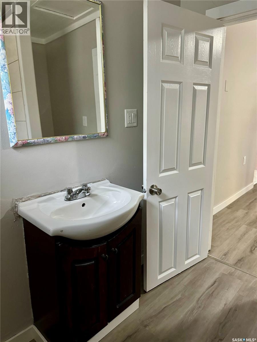 1945 Wallace Street, Regina, Saskatchewan  S4N 4A1 - Photo 10 - SK025631