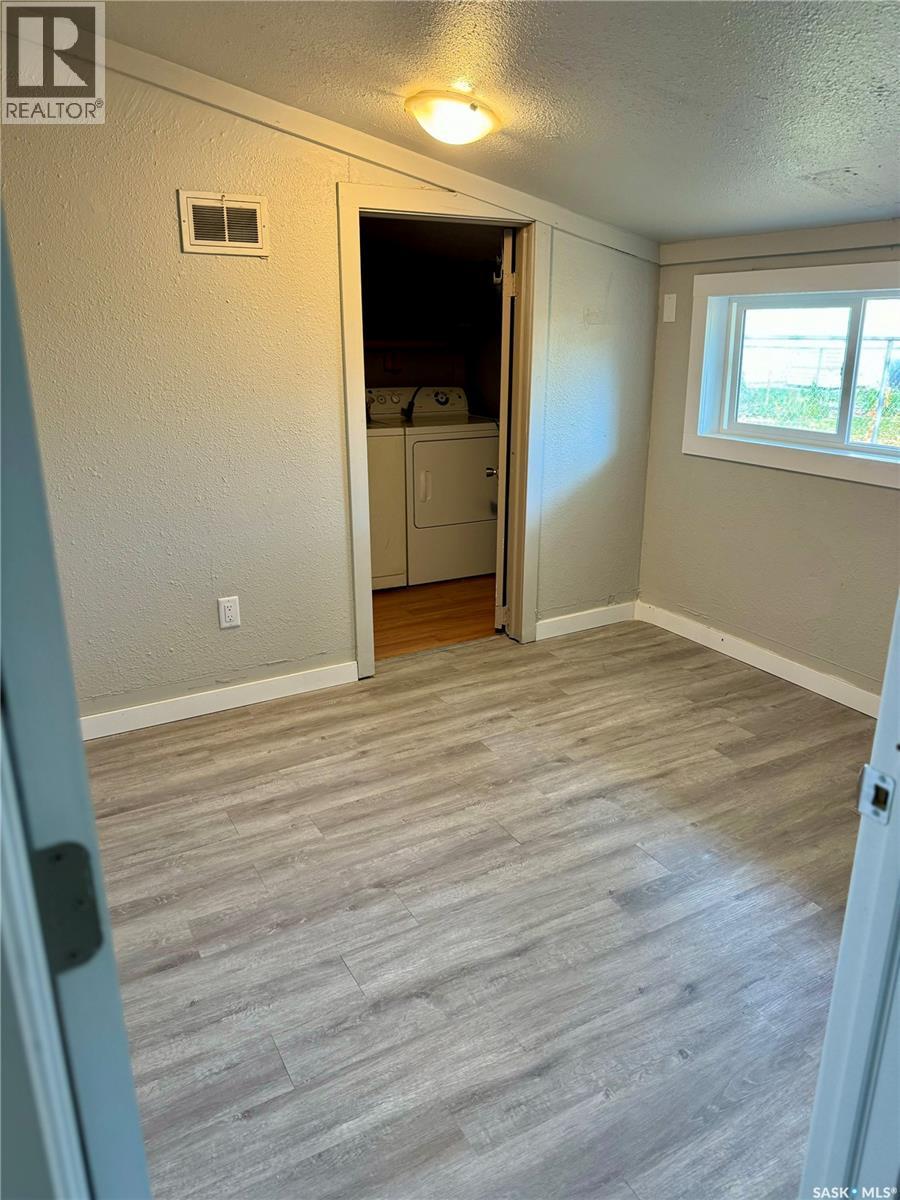 1945 Wallace Street, Regina, Saskatchewan  S4N 4A1 - Photo 11 - SK025631