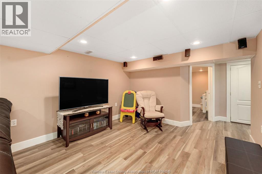 222 Donalda Court, Tecumseh, Ontario N8N 3K2 - Photo 21 - 25031653