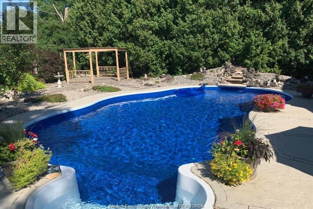 222 Donalda Court, Tecumseh, Ontario N8N 3K2 - Photo 3 - 25031652