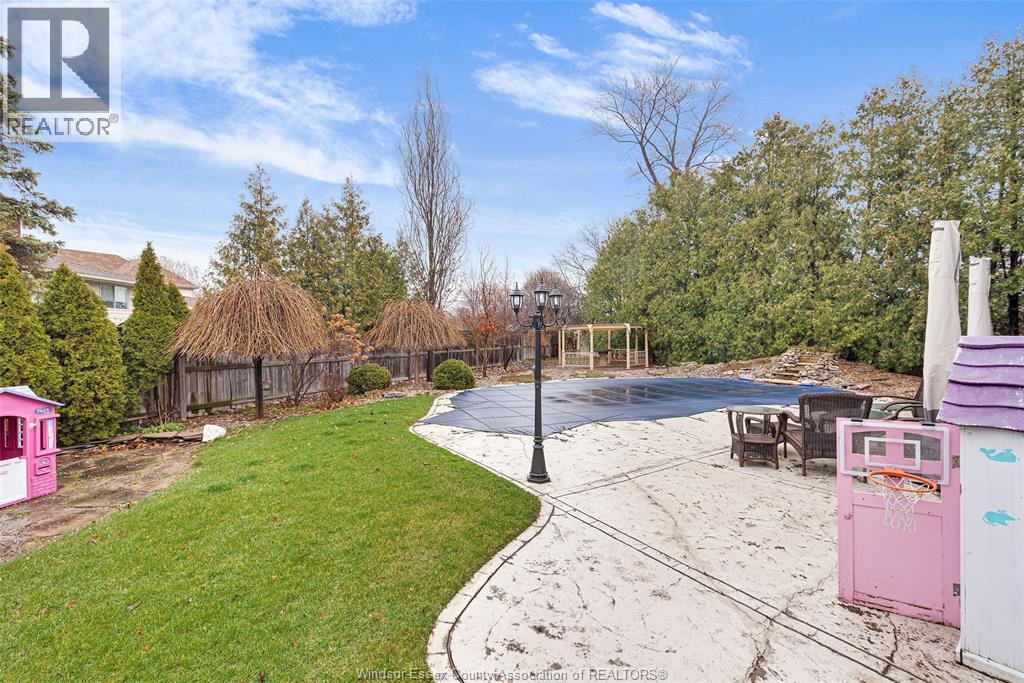 222 Donalda Court, Tecumseh, Ontario N8N 3K2 - Photo 5 - 25031652