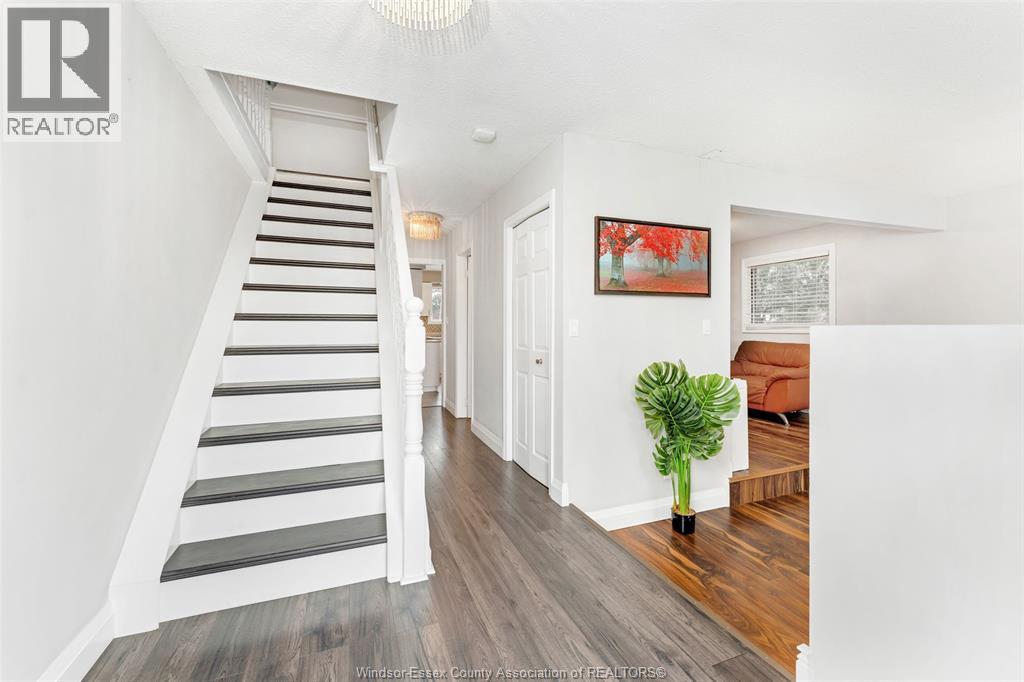 222 Donalda Court, Tecumseh, Ontario N8N 3K2 - Photo 7 - 25031652