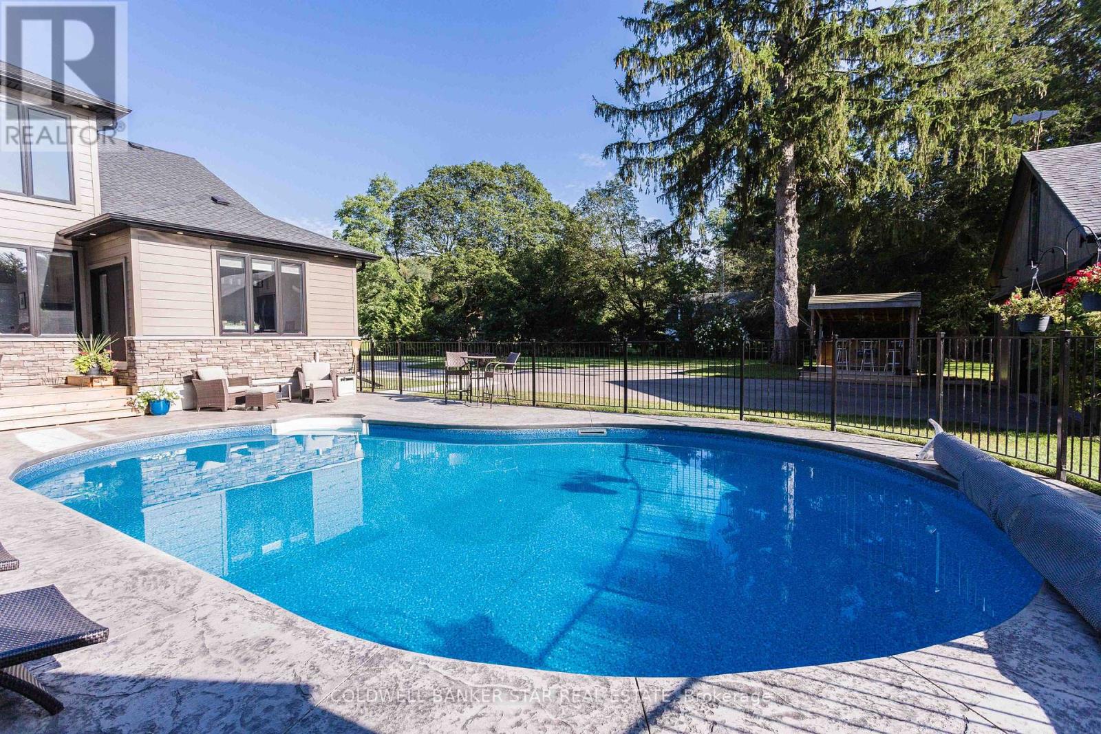 8037 Springwater Road, Central Elgin, Ontario  N5H 2R4 - Photo 11 - X12633086