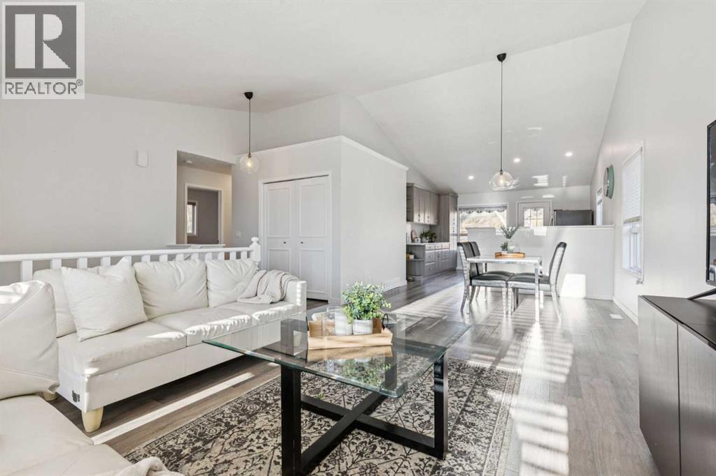 36 Riverview Drive, Cochrane, Alberta