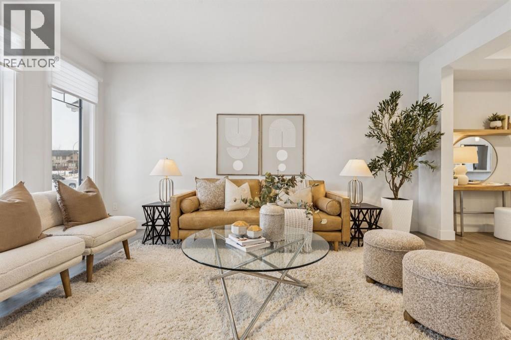 584 River Avenue, Cochrane, Alberta  T4C 3B8 - Photo 2 - A2274856