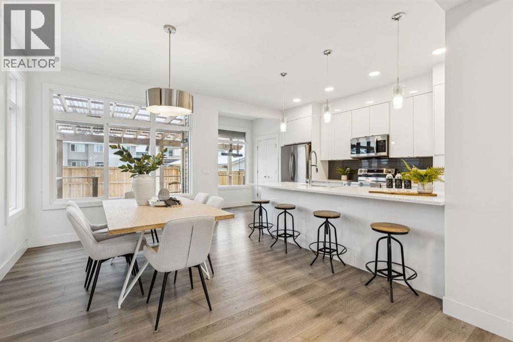 584 River Avenue, Cochrane, Alberta  T4C 3B8 - Photo 5 - A2274856