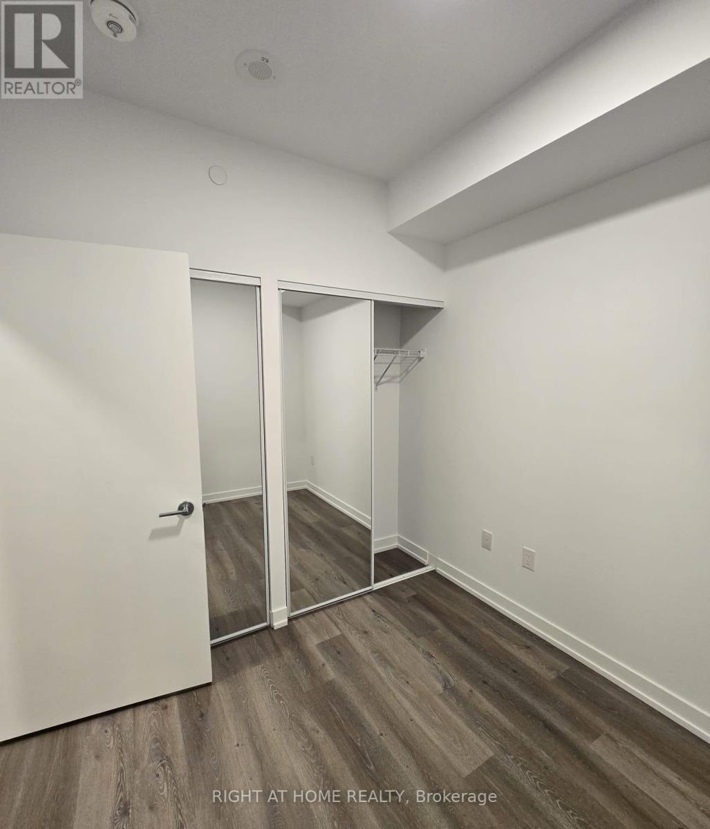 3207 - 395 Square One Drive, Mississauga, Ontario L5B 0P6 - Photo 12 - W12633026