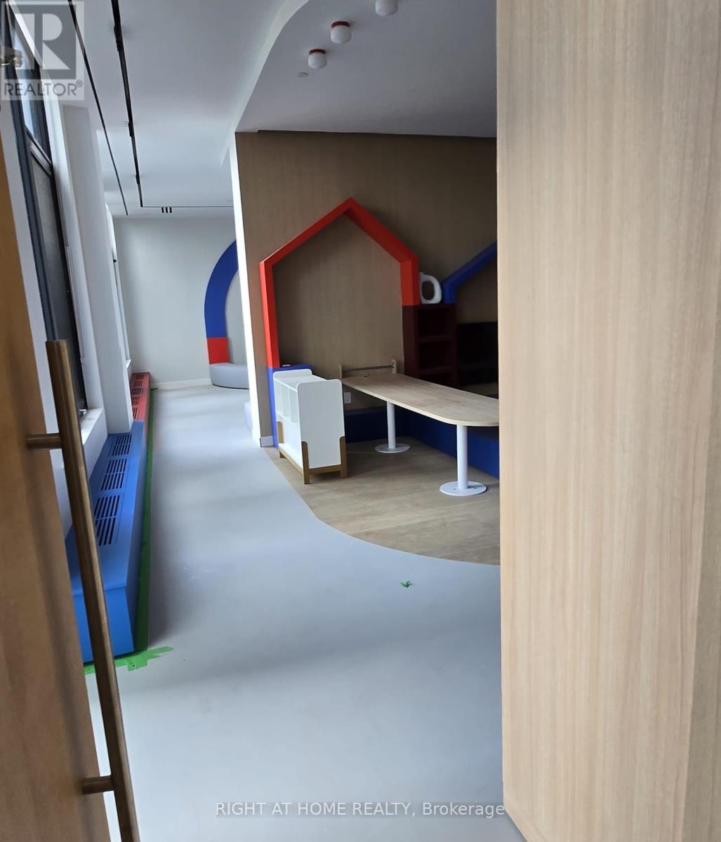 3207 - 395 Square One Drive, Mississauga, Ontario L5B 0P6 - Photo 19 - W12633026