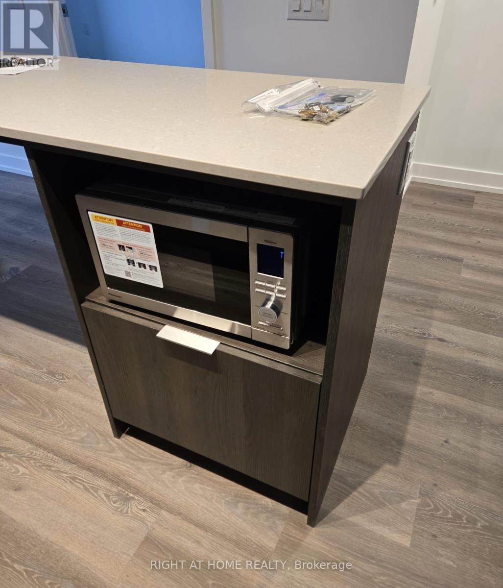 3207 - 395 Square One Drive, Mississauga, Ontario L5B 0P6 - Photo 8 - W12633026