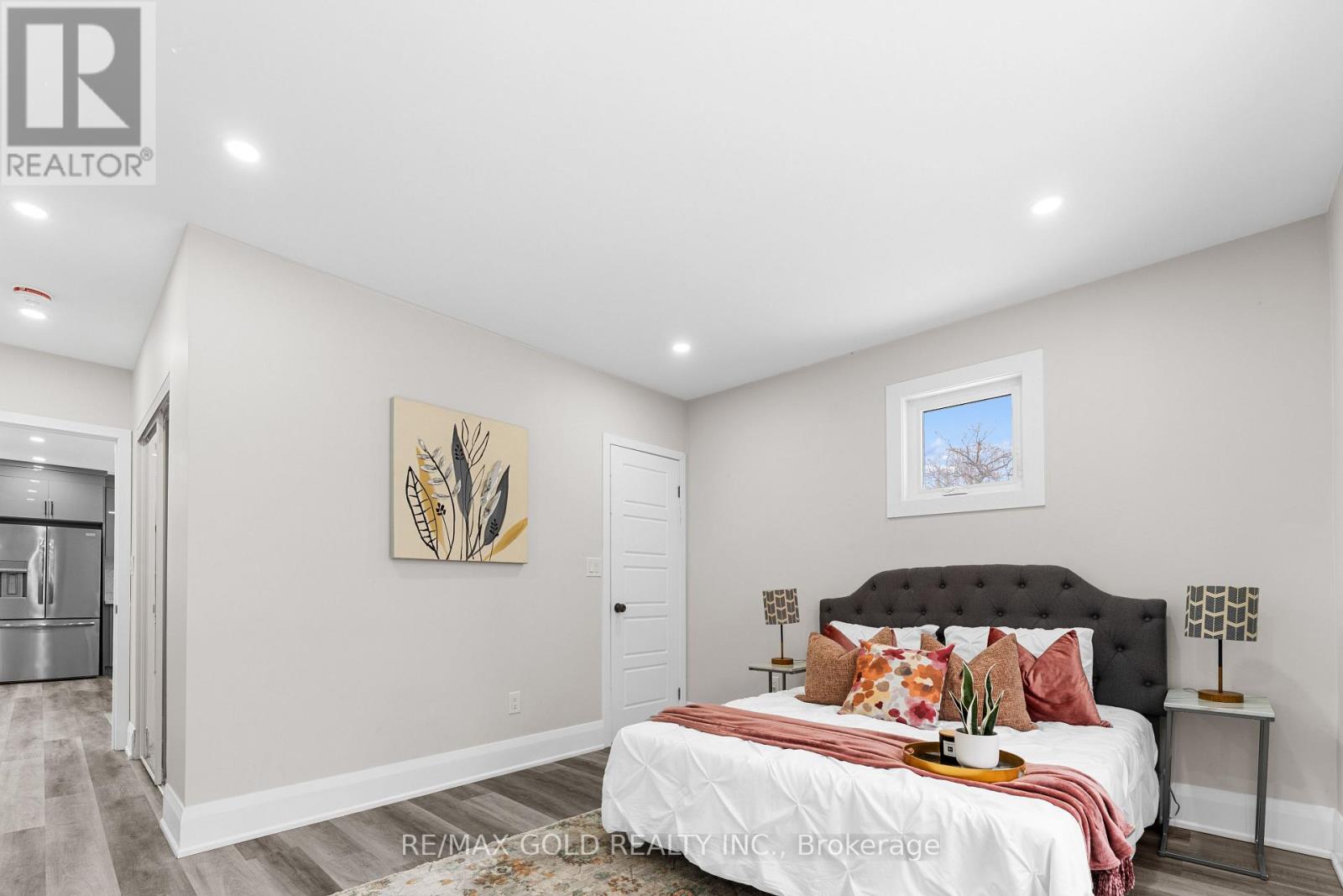 128 Premium Way, Mississauga (Cooksville), Ontario  L5B 1A2 - Photo 23 - W12632176