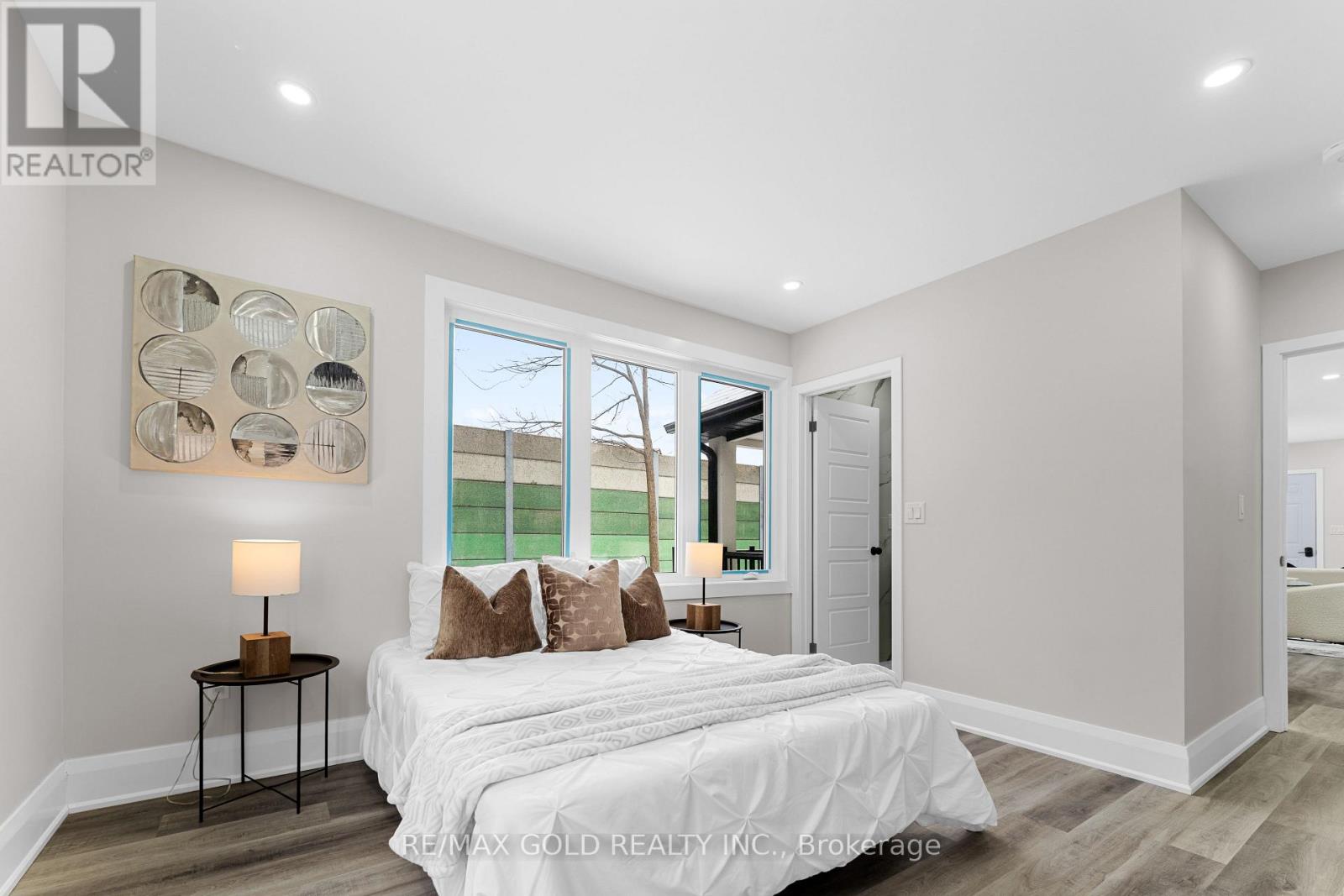 128 Premium Way, Mississauga (Cooksville), Ontario  L5B 1A2 - Photo 18 - W12632176