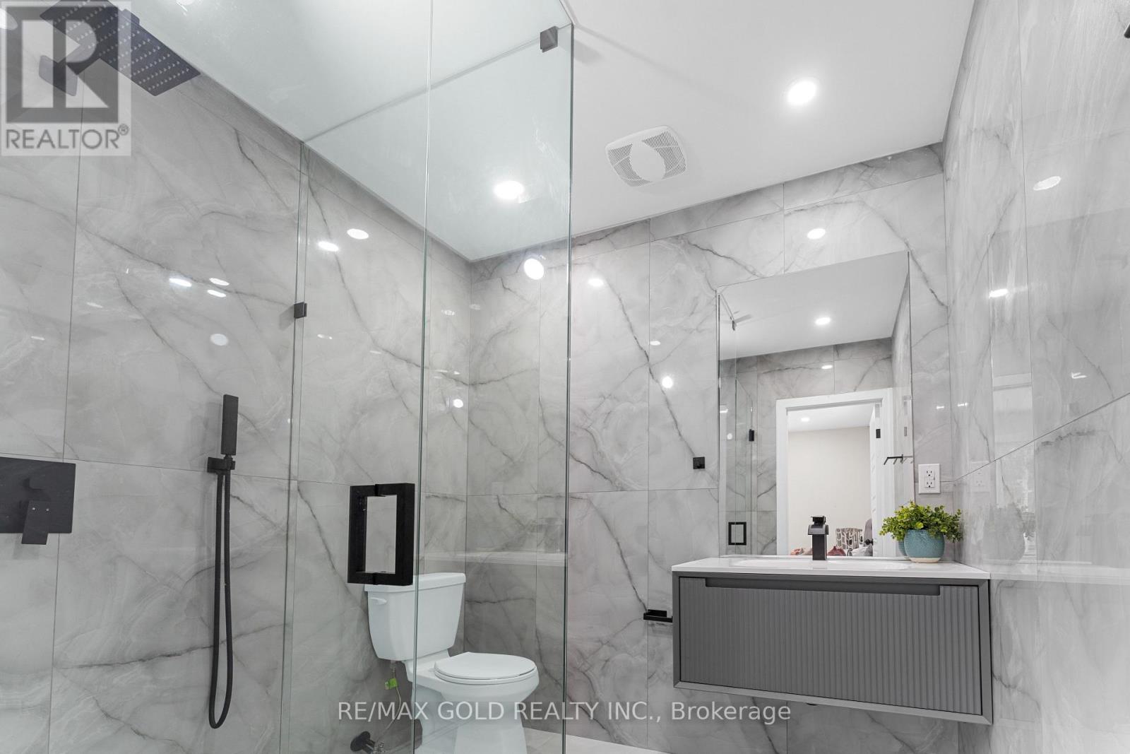 128 Premium Way, Mississauga (Cooksville), Ontario  L5B 1A2 - Photo 25 - W12632176