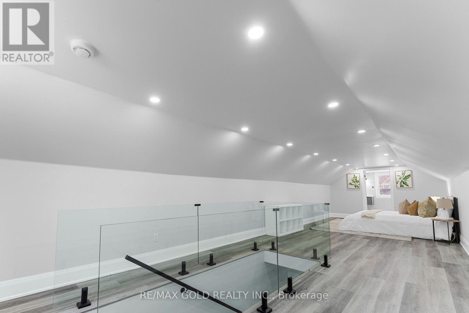 128 Premium Way, Mississauga (Cooksville), Ontario  L5B 1A2 - Photo 26 - W12632176