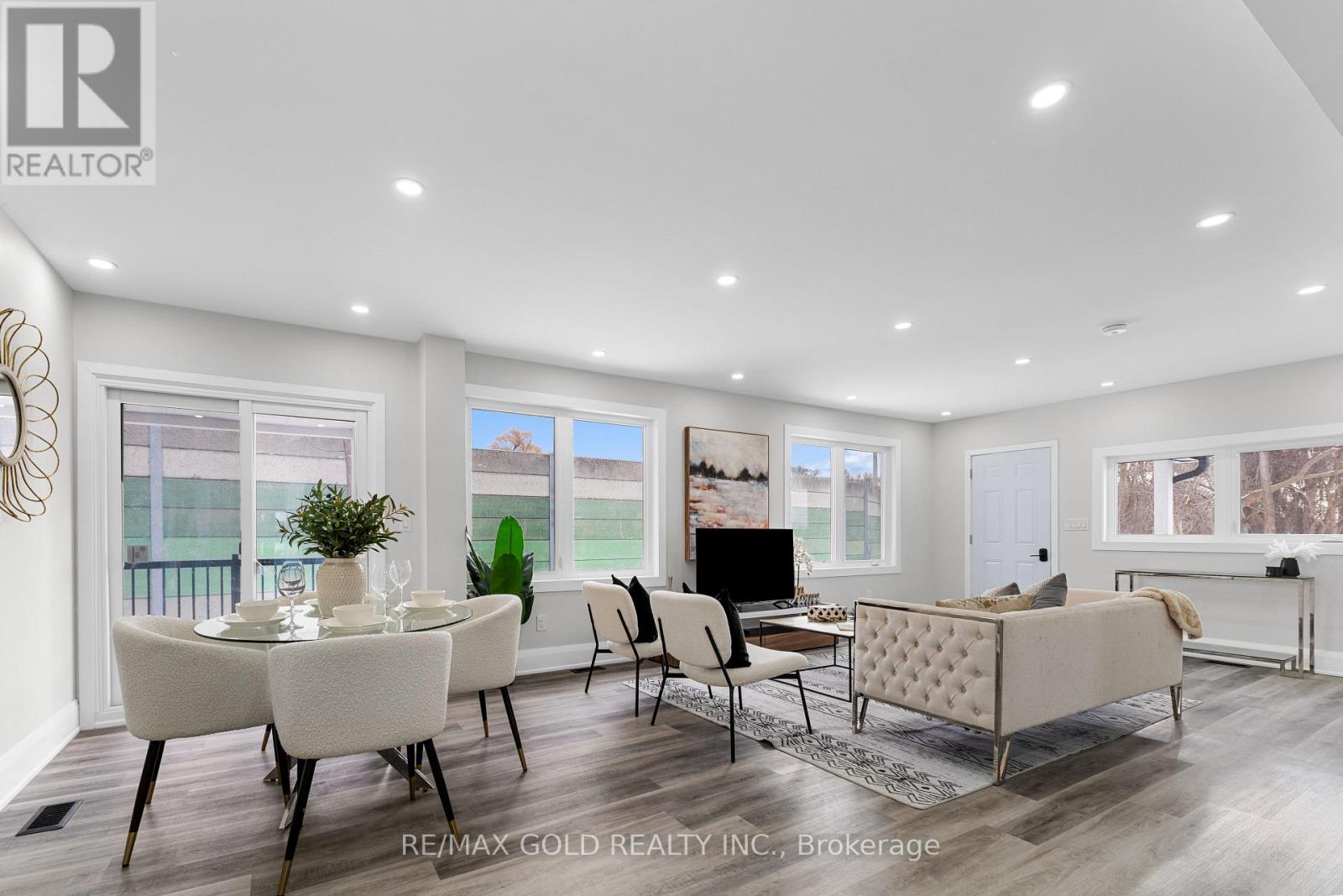 128 Premium Way, Mississauga (Cooksville), Ontario  L5B 1A2 - Photo 6 - W12632176