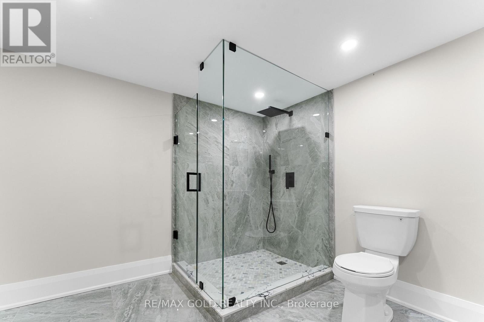 128 Premium Way, Mississauga (Cooksville), Ontario  L5B 1A2 - Photo 37 - W12632176