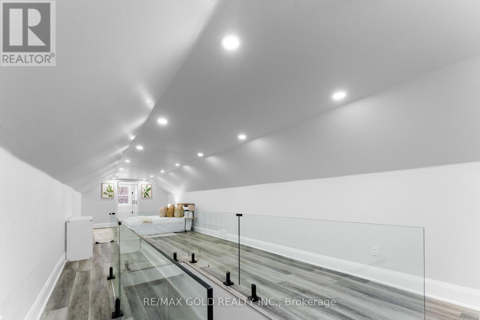 128 Premium Way, Mississauga (Cooksville), Ontario  L5B 1A2 - Photo 28 - W12632176