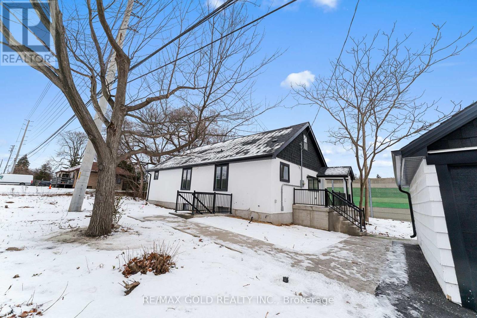 128 Premium Way, Mississauga (Cooksville), Ontario  L5B 1A2 - Photo 3 - W12632176