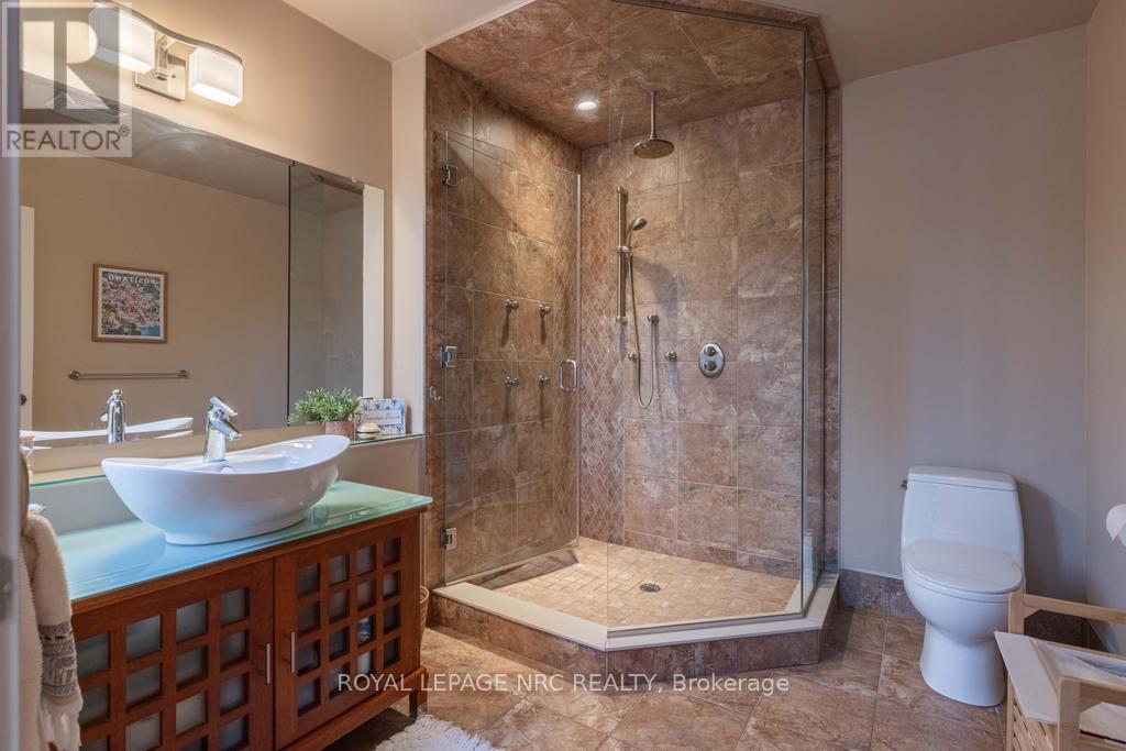 164a Lakeshore Road, St. Catharines, Ontario  L2N 2V1 - Photo 34 - X12613020